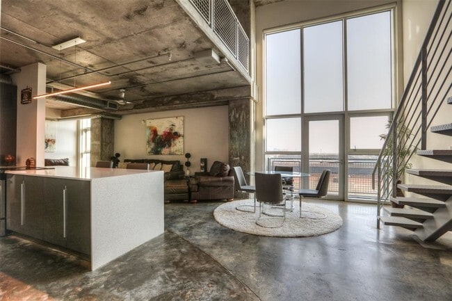 Photo - 2000 Bagby-ID310.5 Unit ID310.5