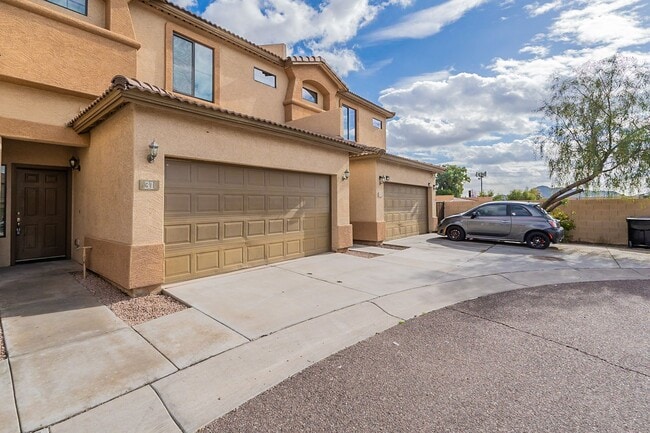 Photo - Large 3 bedroom 3 bathroom townhomes Unit 18