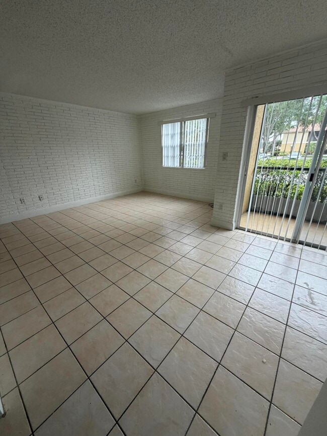 1285 SW 46th Ave Unit 2709
