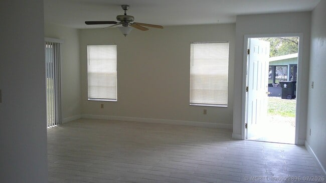Photo - 1350 SE La Haven Ct