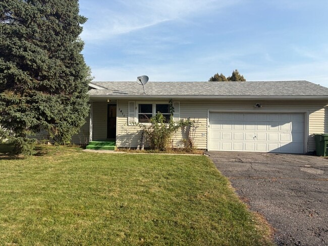Building Photo - Spacious 3 bed 1.5 bath heights home