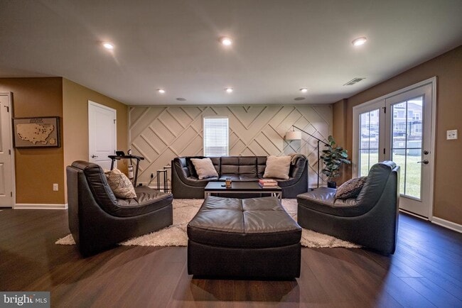 Photo - 10680 Hinton Wy