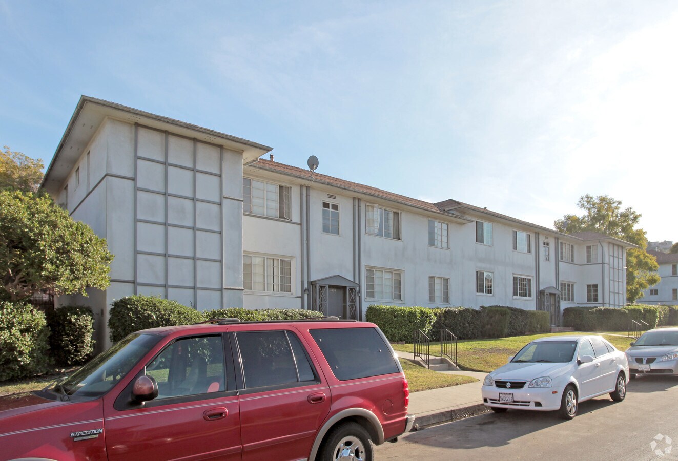 4026-4044 West Blvd - 4026-4050 West Blvd.