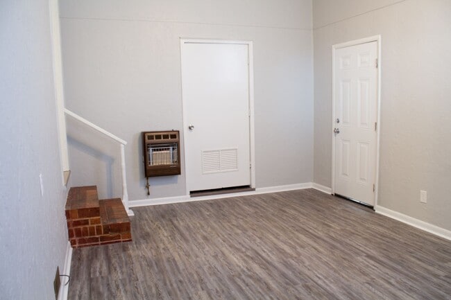 Photo - 111 Marie Ave SW