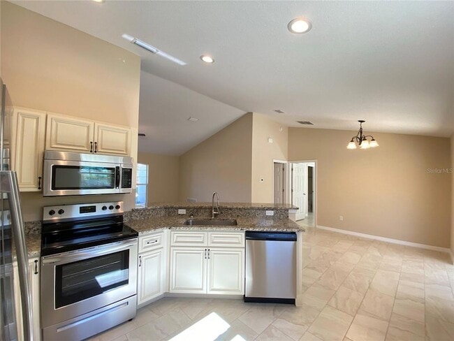 Photo - 572 Marion Oaks Trail