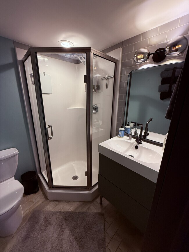 Photo - 140 W 1st St Unit F