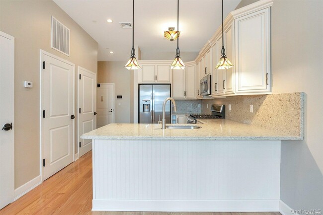 Photo - 10 Wall St Unit 3B
