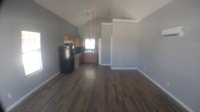 Photo - 2014 Family Ln.