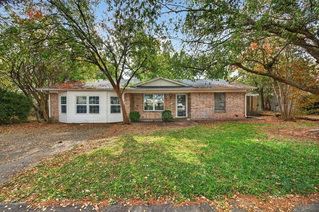 Photo - 218 Kansas St