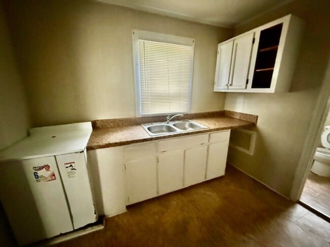 Photo - One bedroom, 1 bath house in Burlington