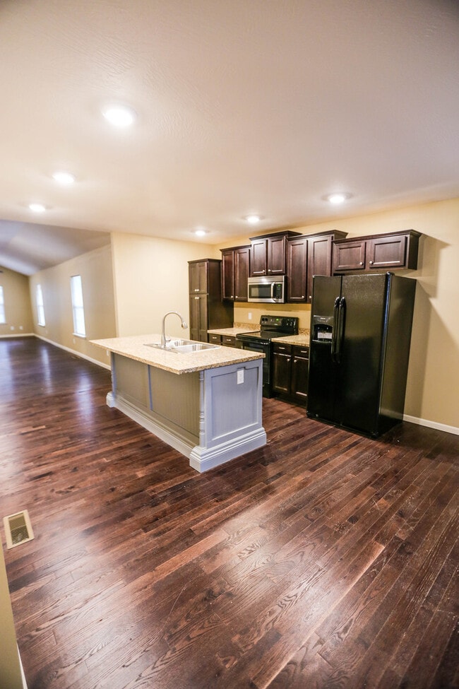 Photo - *--Walking Distance to MSU 4 bed 2.5 bath home and office with huge yard in the Phelps Grove Neig...