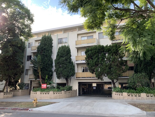Building Photo - 1411 N Poinsettia Pl Rental