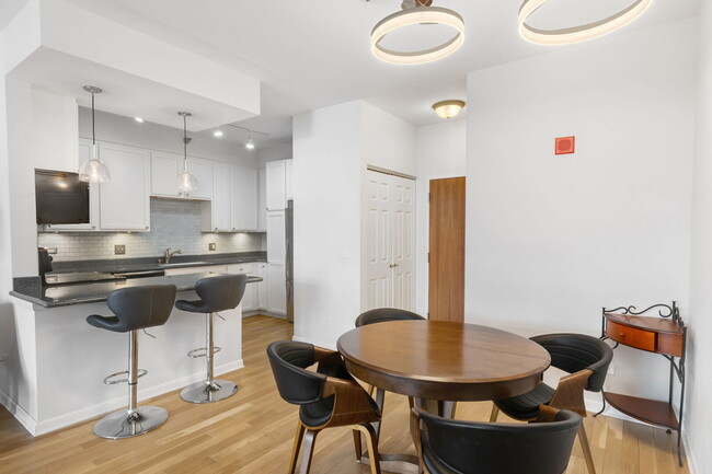 Photo - 435 W Erie St Unit 804