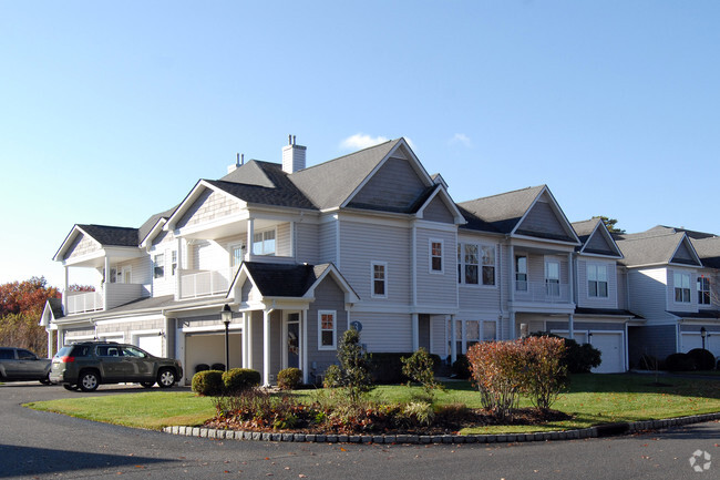 Building Photo - The Woods at Blue Heron Pines Rental