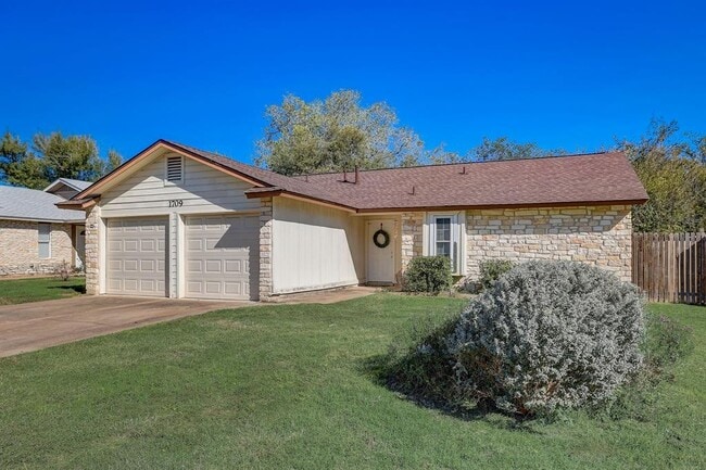 Photo - 1709 Goodson Ln