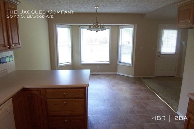Photo - 3677 Leawood Ave