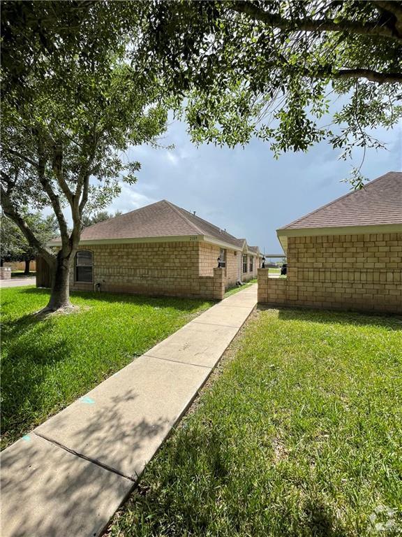 Building Photo - 2109 N Dahlia St Unit 2 Rental