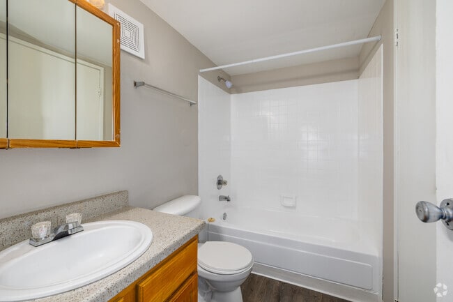 The Roma 2BR, 1BA - 840SF - Bathroom