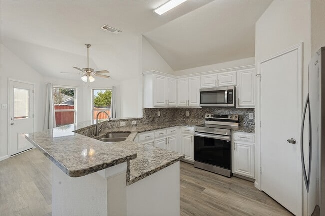 2405 Collier Dr
