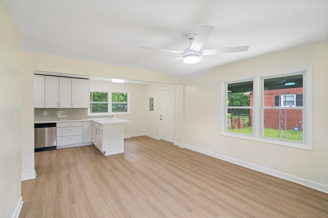 1009 Sylvia Cir
