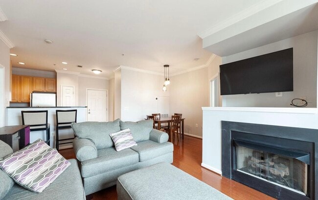 Photo - 2465 Army Navy Dr Unidad 402