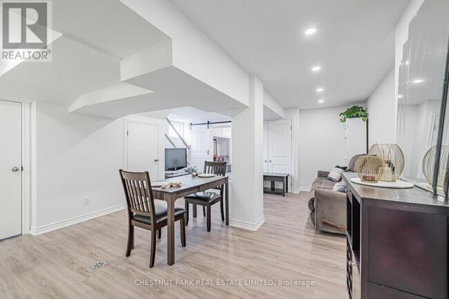 Photo - 3 Sanctbury Pl