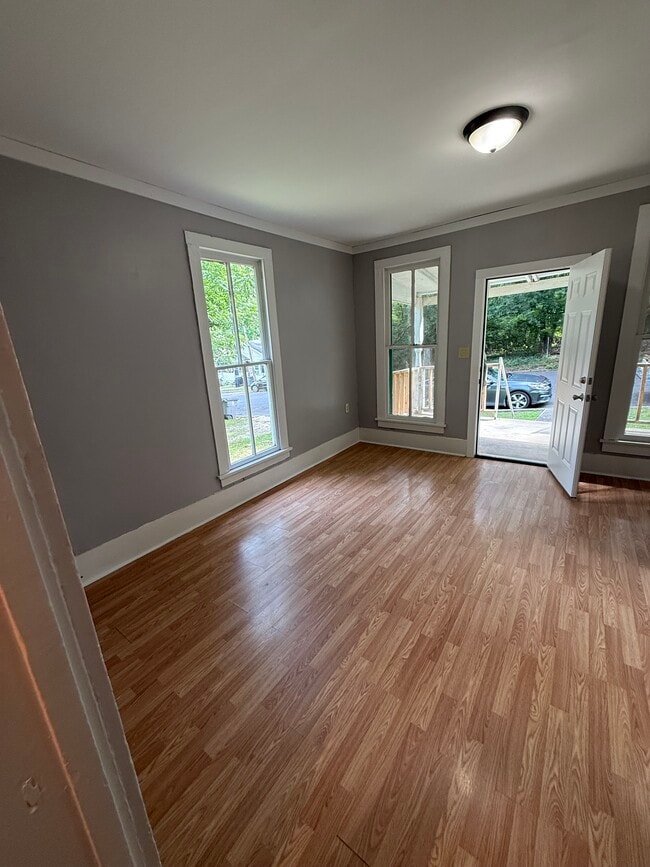 Photo - 406 Cedar St