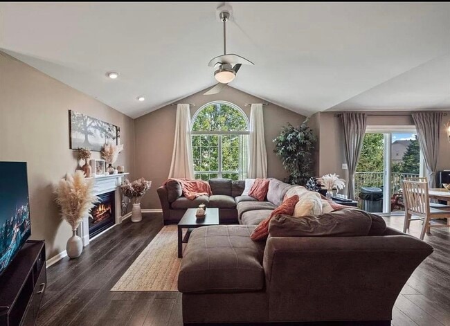 Photo - 8201 Chesapeake Cir Unidad Maple Cross Condo