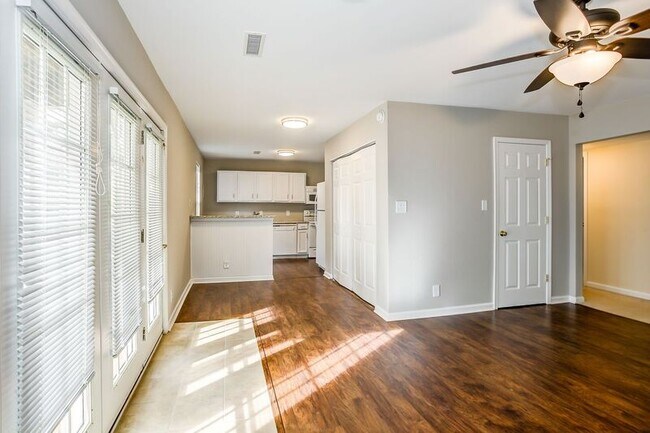 Photo - 1221 Villa Ln Unit B