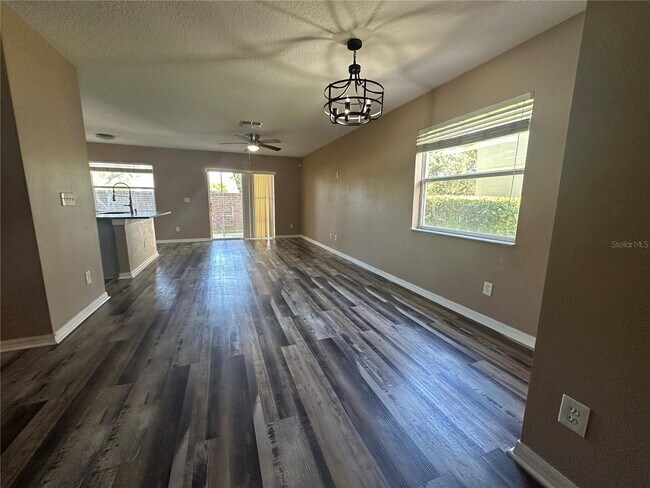 Photo - 740 Cresting Oak Cir