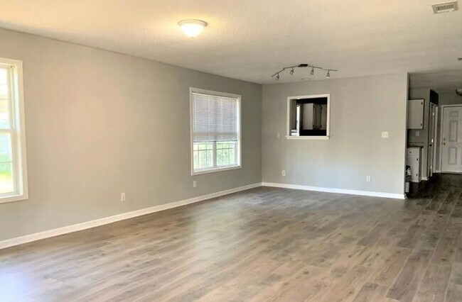 Photo - SCAD-Friendly 3BR Home – Walk to Bus Stop | Roommates Welcome!