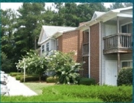 Exterior - Elm Tree Apartments