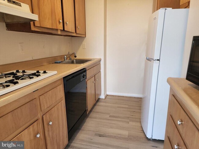 Photo - 10401 Grosvenor Pl Unit 1405