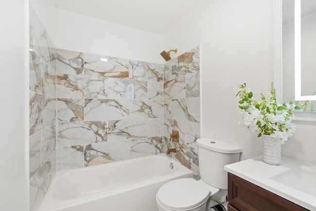 Photo - 2050 Willowood Dr N