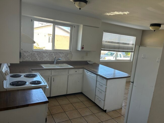 Photo - 5156 W Highwood Dr