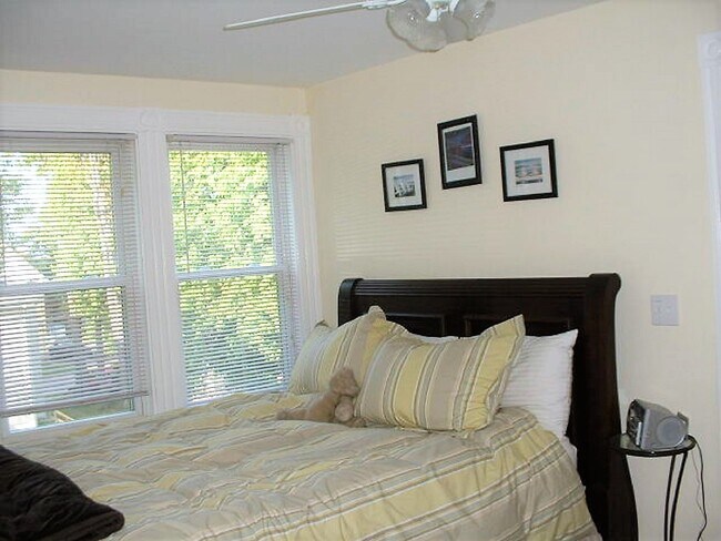 Photo - 202 Brown St Unit A