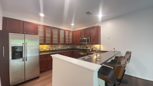 Photo - 662 Lacy Oak Dr
