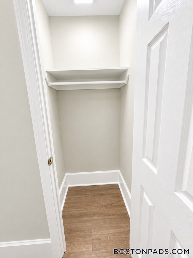 50 Franklin St Unit 710