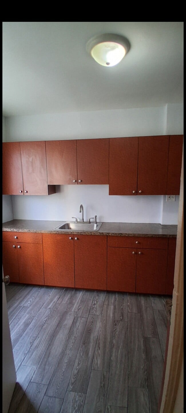 Building Photo - 6829 Abington Ave Unit 1