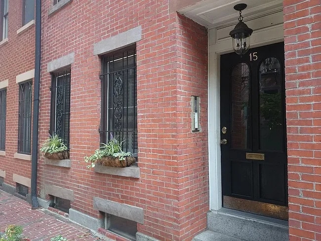 Front Door - 15 Lawrence St Unit 15 Lawrence St  1