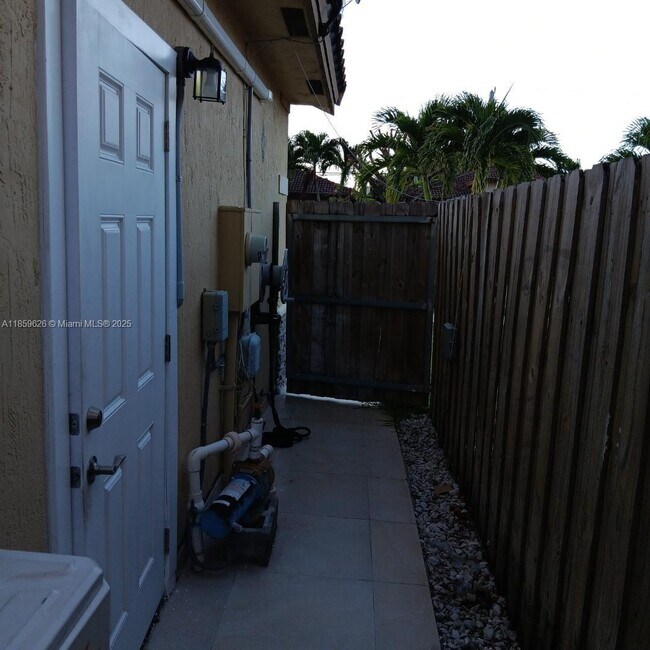 Building Photo - 13376 SW 268th Ter Unit A Rental