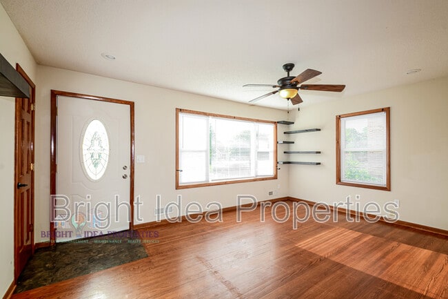 Photo - 3315 N James Ave