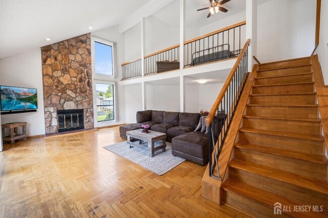260 Westgate Dr