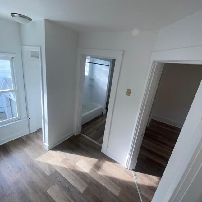 Photo - 1611 Lynn Ave