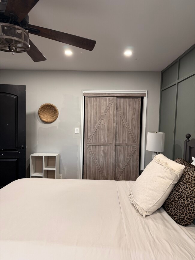 Photo - 2082 Pitman Ave