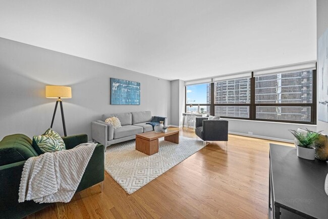 Photo - 400 E Ohio St Unidad 1804