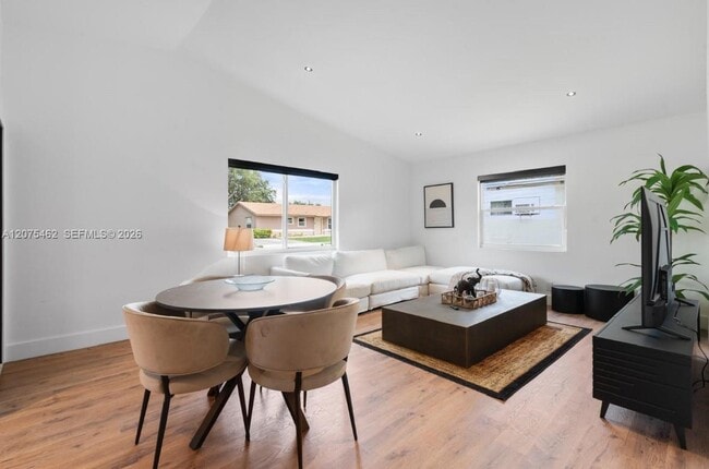 Photo - 309 SE 3rd Ave