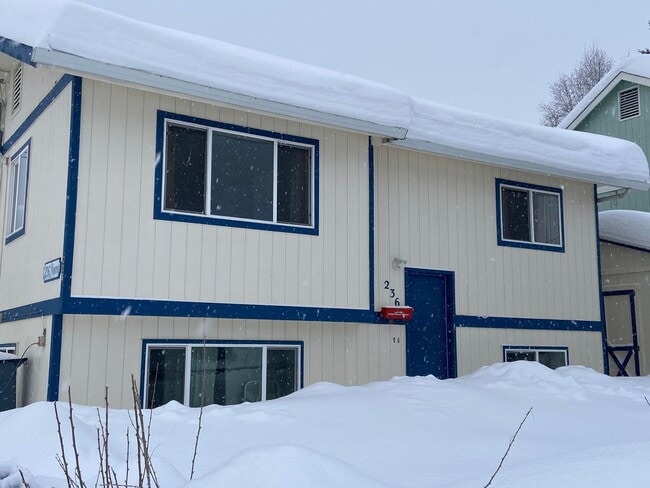 Building Photo - 236 Princess Dr Unit 1 Rental