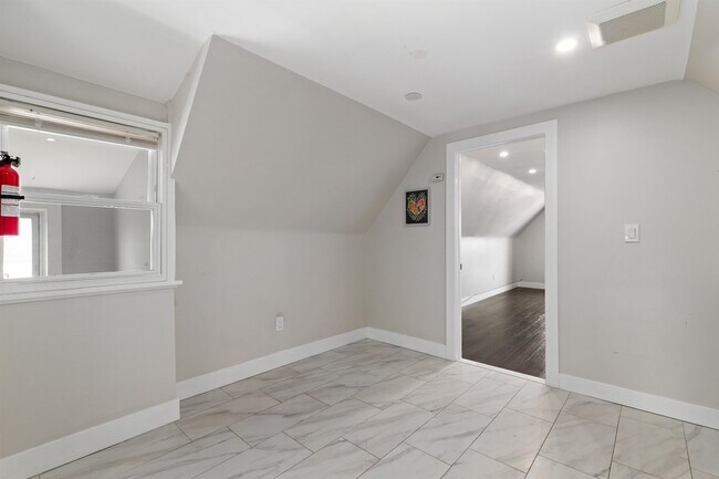 8516 3rd Ave Unit 4