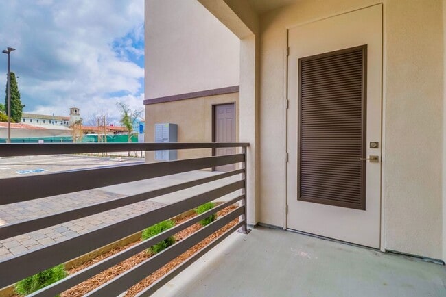 Photo - La Perla Apartments